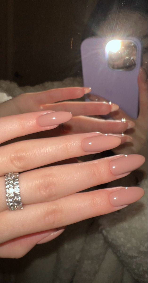 Glossy nude